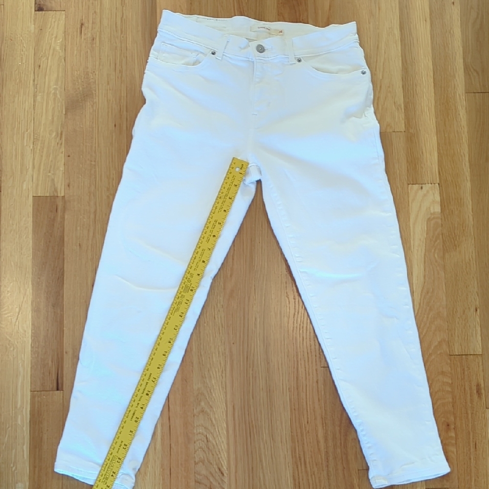 Levi's Classic Crop White Denim Jeans